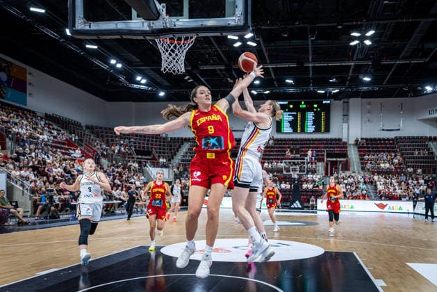 Basketball Ludwigsburg, August 15, 2026; DBB Women s National Team 2026; Friendly Match: Germany (GER) vs. Spain (ESP); Alina Hartmann (Germany, No. 16); Helena Pueyo (Spain, No. 09)