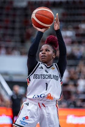 Basketball Ludwigsburg, August 15, 2026; DBB Women s National Team 2026; Friendly Match: Germany (GER) vs. Spain (ESP); Alexis Peterson Smalls, Germany, No. 01 Peterson