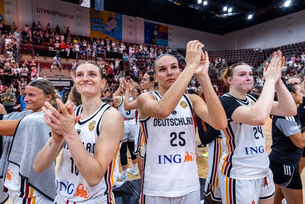 Basketball Ludwigsburg, August 15, 2026; DBB Women s National Team 2026; Friendly Match: Germany (GER) vs. Spain (ESP); Team Germany: Alina Hartmann (Germany, No. 16), Clara Bielefeld (Germany, No. 25), Lina Sontag (Germany, No. 24), and others