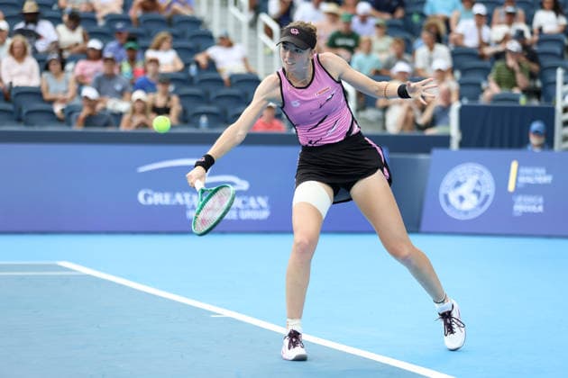 MASON, OHIO - AUGUST 15: Simona Waltert of Switzerland slices the ball during day five of the Cincinnati Open at the Lindner Family Tennis Center on August 15, 2026 in Mason, Ohio. Copyright: xShainaxBenhiyoun SPPx Sportspressphoto_SPR207894