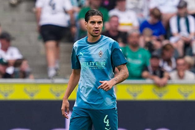 August 15, 2026, xydrx, Men s, Soccer, Season Opener, Borussia Mönchengladbach vs. Aston Villa, 2026–2027 Season, ista Borussia Park, Kevin Diks, Borussia Mönchengladbach, 4. DFB regulations prohibit any use of photographs as image sequences and or quasi-video Copyright: HMBxMedia YannisxDreimann