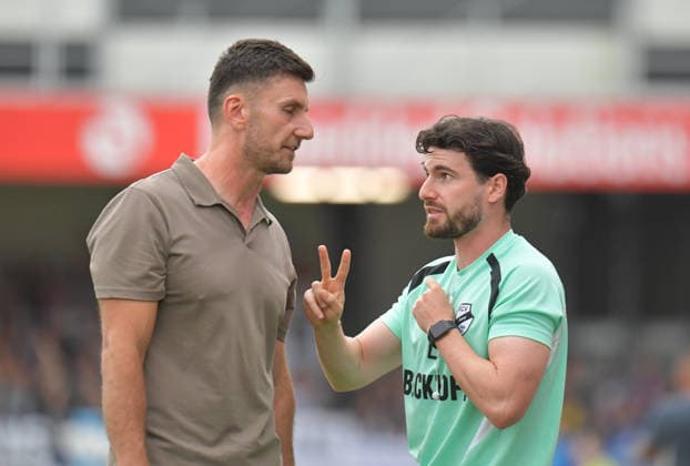 August 15, 2026, GER, Soccer, 3rd Division, 2026–20267 Season, Matchday 2, Sportclub Arena, Verl SC Verl vs. MSV Duisburg 2–4 Orest Shala, Head Coach of SC Verl (left), and Lukas Bilge, Assistant Coach of SC Verl, in action, single frame, landscape orientation, facial expressions, gestures, head coach, coach, assistant coach