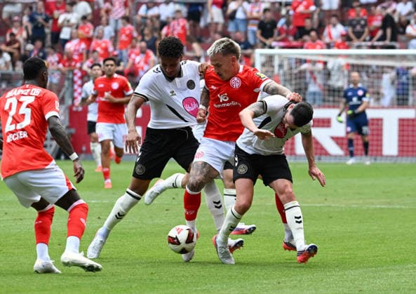 August 15, 2026, xsltx, Soccer Friendly Match, FSV Mainz 05 vs. AFC Bournemouth, James Hill (AFC Bournemouth), Phillip Tietz 1 FSV Mainz 05, Adam Smith AFC Bournemouth DFL DFB REGULATIONS PROHIBIT ANY USE OF PHOTOGRAPHS AS IMAGE SEQUENCES AND OR QUASI-VIDEO