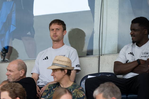 Soccer, Men s, 2026–2027 season, friendly match in Salzburg, 1. FC Union Berlin vs. Aris Limassol FC, from left: goalkeeper Frederik Rönnow (1. FC Union), Stanley Nsoki (1. FC Union Berlin) in the stands, August 9, 2026, Copyright: xMatthiasxKochx
