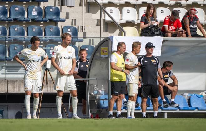Soccer, Men s, 2026–2027 Season, Friendly Match in Salzburg (3 x 45 minutes), 1 FC Union Berlin vs. Aris Limassol FC 3–2; from left: Janik Haberer (1 FC Union Berlin), Marvin Friedrich (1 FC Union), athletic trainer Martin Krüger (1 FC Union), head coach Mauro Lustrinelli (1 FC Union Berlin), Woo Yeong Jeong (Wooyeong), 1 FC Union Berlin, Assistant Coach Sebastian Bönig 1 FC Union, August 9, 2026, Copyright: xMatthiasxKochx