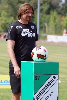 August 16, 2026, xrekx, soccer exhibition match, SV Auersmacher vs. SV Elversberg, left: Vincent Wagner, coach, SV Elversberg. DFL and DFB regulations prohibit any use of photographs as image sequences and or quasi-video. Auersmacher