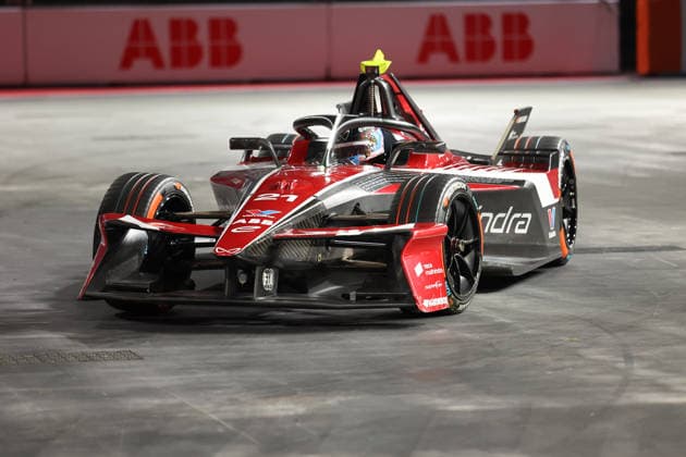 Nyck de Vries driving for MAHINDRA RACING Formula E Team takes pole position during the London E-Prix at the ExCel Centre, London Docklands, UK on 16 August 2026. Copyright: xKenxSparksx 45360003
