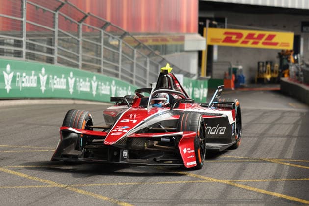 Nyck de Vries driving for MAHINDRA RACING Formula E Team takes pole position during the London E-Prix at the ExCel Centre, London Docklands, UK on 16 August 2026. Copyright: xKenxSparksx 45360008