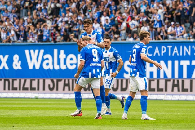 Rostock, Germany, August 16, 2026; 3. Liga 2026–2027, Matchday 2: FC Hansa Rostock vs. SV Waldhof Mannheim. Pictured 1, from left: Andreas Voglsammer of Hansa Rostock celebrates with his teammates after scoring the goal that made the score 1–2, Copyright: xFotostandx xVoelkerx