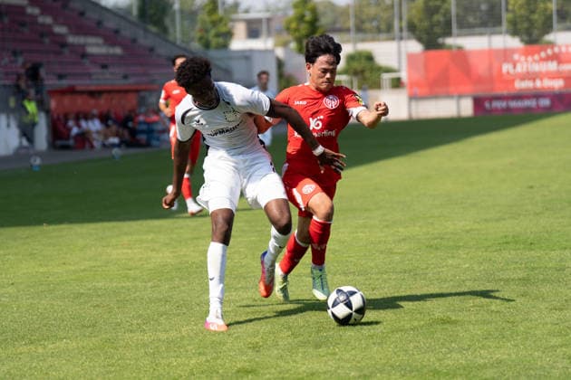 August 16, 2026, xhfmx, Regionalliga Southwest soccer, FSV Mainz 05 U23 vs. FSV Frankfurt, Uche Obiogumu (FSV Frankfurt), age 17, in a tackle with an opponent. DFL and DFB regulations prohibit any use of photographs as image sequences and or quasi-video. Mainz