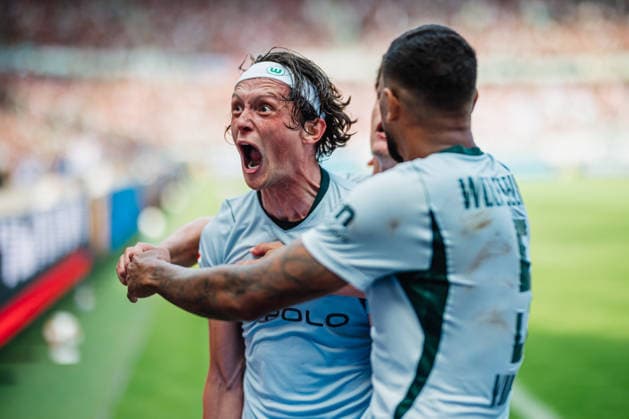 2. Bundesliga: Hannover 96 vs. VfL Wolfsburg, August 16, 2026 – GOAL, CELEBRATION after a penalty kick by Fabian Reese (VfL Wolfsburg), 11 Soccer, 2. Bundesliga, Matchday 2: Hannover 96 vs. VfL Wolfsburg on August 16, 2026, at the Heinz von Heiden Arena, Hannover. DFL regulations prohibit any use of photographs as image sequences and or quasi-video. Copyright: xBEAUTIFULxSPORTS Tonhäuserx