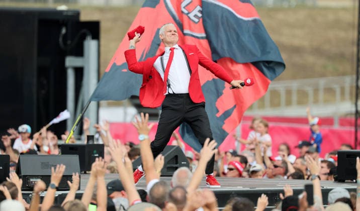 RB Leipzig – Bundesliga Season Opener, Leipzig, August 16, 2026, Festwiese in front of the Red Bull Arena, Soccer, Bundesliga 1, RB Leipzig, Season Opener, Pictured: Season Heat Up 2026 stage, stadium announcer Tim Thoelke, For editorial use only, Picture Point