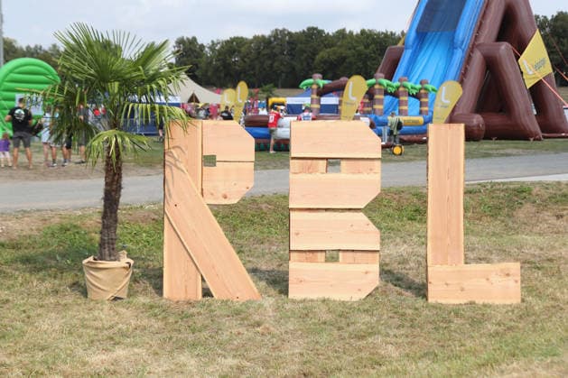 RB Leipzig Season Opener Season Heat Up, August 16, 2026—wooden letters spelling RBL next to a palm tree, evoking a summer vibe (stock photo), Feature: Soccer Bundesliga, 2026–2027 season; RB Leipzig’s Season Heat Up season opener on August 16, 2026, at the Festwiese next to the Red Bull Arena Copyright: xBEAUTIFULxSPORTS JanxKaeferx
