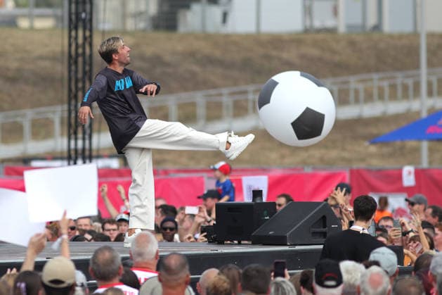RB Leipzig Season Opener Season Heat Up, August 16, 2026; Former player Kevin Kampl took the stage to answer questions; Bundesliga, 2026–2027 season. RB Leipzig’s Season Heat Up season opener on August 16, 2026, at the Festwiese next to the Red Bull Arena Copyright: xBEAUTIFULxSPORTS JanxKaeferx