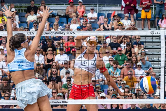 Sport Bilder des Tages STARE JABLONKI, POLEN - AUGUST 16: Tina Graudina (Player 1, LAT), Anastasija Samoilova (Player 2, LAT) during the European Championships Beach volleyball, Beachvolleyball at Stare Jablonki on August 16, 2026 in Stare Jablonki, Polen. Polen Copyright: xPeterxWeberx