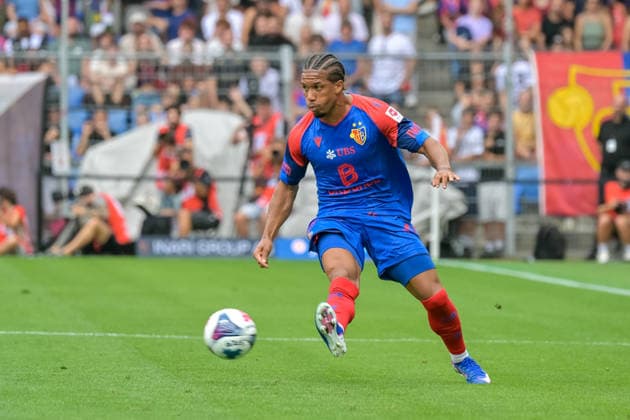 Kevin Rueegg, FC Basel, 27, with the ball, GER, FC Basel vs. FC Barcelona, soccer, friendly match, 2026–2027 season, August 16, 2026 GER, FC Basel vs. FC Barcelona, soccer, friendly match, 2026–2027 season, August 16, 2026 Basel Copyright: xEibner-Pressefotox EP_THS