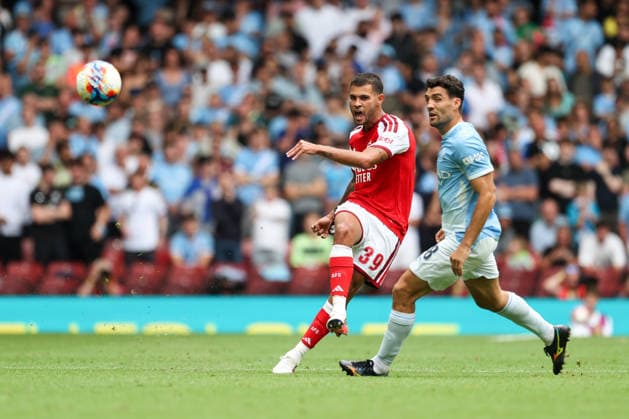 Community Shield 2026 16. August 2026, Cardiff Community Shield 2026 Fußball Arsenal gegen Manchester City Bruno Guimaraes von Arsenal und Mateo Kovacic von Manchester City Foto: Mark Leech Offside Cardiff, Großbritannien  Copyright: xMarkxLeechx xOffsidexOffside