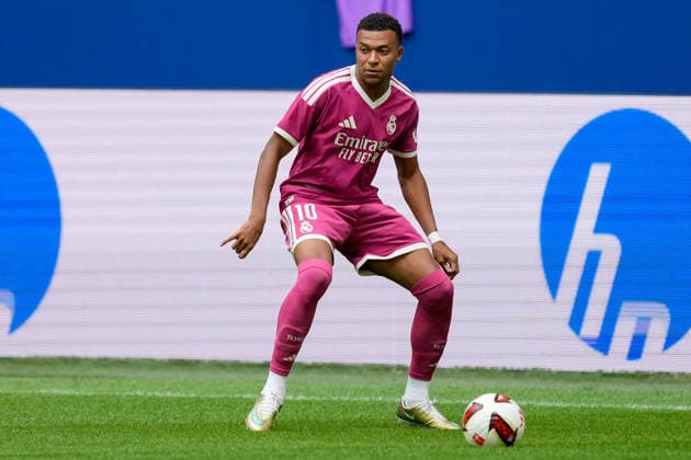 Kylian Mbappé of Real Madrid CF controls the ball during the preseason friendly match between FC Schalke 04 and Real Madrid at Veltins Arena on August 16, 2026, in Gelsenkirchen, Germany. Photo by Alex Gottschalk, DeFodi Images