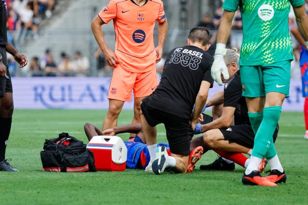 Metinho FC Basel, No. 5 injured on the ground, Switzerland, soccer, friendly match, 2026–2027, FC Basel vs. FC Barcelona, August 16, 2026, Basel, St. Jakob Park, Switzerland Copyright: xGrantxHubbsx
