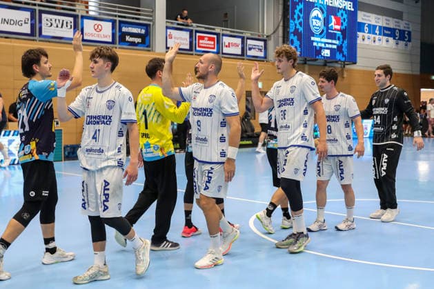 August 16, 2026, xgox, Handball Wartburg Cup: ThSV Eisenach vs. TBV Lemgo Lippe emspor; from left: Lemgo celebrating the victory; Eisenach celebrating after the game