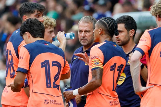 Hansi Flick, FC Barcelona, coach engaging in dialogue, conversation, and communication with his players, Switzerland, soccer, friendly match, 2026–2027, FC Basel vs. FC Barcelona, August 16, 2026, St. Jakob Park, Basel, Switzerland Copyright: xGrantxHubbsx