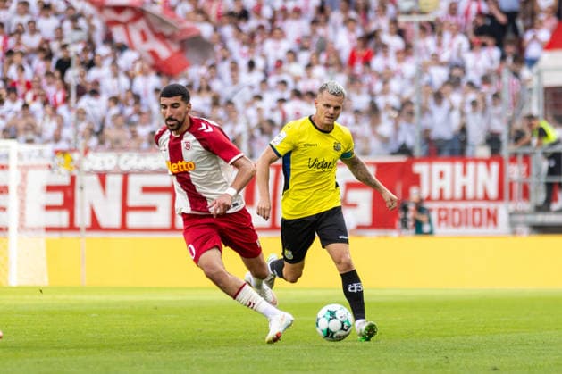 Football, 3rd Division, SSV Jahn Regensburg v 1. FC Saarbrücken
