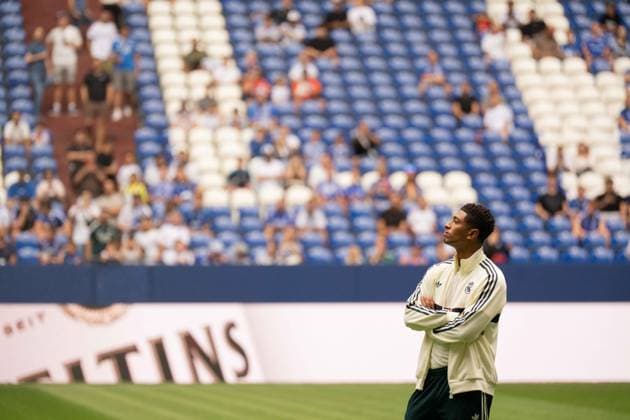 August 16, 2026: Soccer – FC Schalke 04 vs. Real Madrid, Friendly Match at the Veltins Arena in Gelsenkirchen; Jude Bellingham of Real Madrid inspects the field, 5 IMPORTANT NOTICE: In accordance with DFL and DFB regulations, it is prohibited to use or allow the use of photographs taken in the stadium and or during the match in the form of sequential images and or video-like photo series. Copyright: xJamesxZabelx