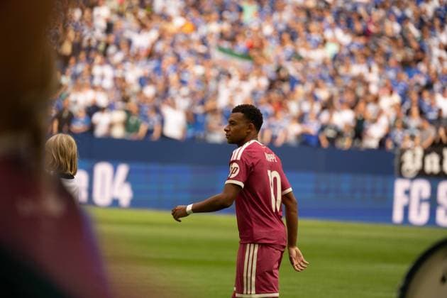 August 16, 2026: Soccer – FC Schalke 04 vs. Real Madrid, Friendly Match at Veltins Arena in Gelsenkirchen; Kylian Mbappé, Real Madrid, 10 minutes before kickoff IMPORTANT NOTICE: In accordance with DFL and DFB regulations, it is prohibited to use or allow the use of photographs taken in the stadium and or during the match in the form of sequential images and or video-like photo series. Copyright: xJamesxZabelx