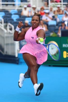 Sport Bilder des Tages MASON, OHIO - AUGUST 16: Taylor Townsend of United States in action during day six of the Cincinnati Open at the Lindner Family Tennis Center on August 16, 2026 in Mason, Ohio. Copyright: xShainaxBenhiyoun SPPx Sportspressphoto_SPR208840