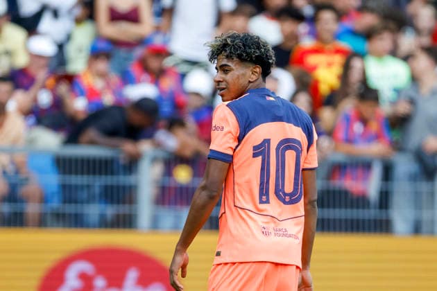 Lamine Yamal, FC Barcelona, 10, Switzerland, soccer, friendly match, 2026–2027, FC Basel vs. FC Barcelona, August 16, 2026, St. Jakob Park, Basel, Switzerland Copyright: xGrantxHubbsx