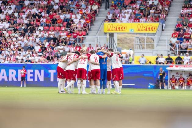 August 16, 2026, Soccer, GER, Season, 3rd Division, 2026–2027 Season, Matchday 2, SSV Jahn Regensburg vs. 1. FC Saarbrücken: The Regensburg squad before the game. DFL REGULATIONS PROHIBIT ANY USE OF PHOTOGRAPHS AS IMAGE SEQUENCES AND OR QUASI-VIDEO