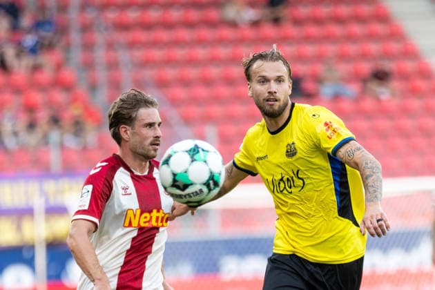 August 16, 2026, Soccer, GER, Season, 3rd Division, 2026–2027 Season, Matchday 2, SSV Jahn Regensburg vs. 1. FC Saarbrücken: David Philipp (SSV Jahn Regensburg) vs. Nico Bretschneider (Saarbrücken). DFL regulations prohibit any use of photographs as image sequences and or quasi-video.