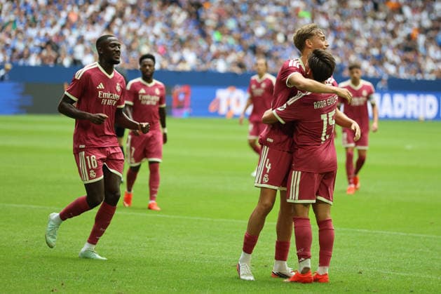 The Real Madrid players celebrate Dean Huijsen s goal to make it 0–2 during the friendly match between FC Schalke 04 and Real Madrid CF. Copyright Thomas Pakusch Copyright: Thomas Pakusch