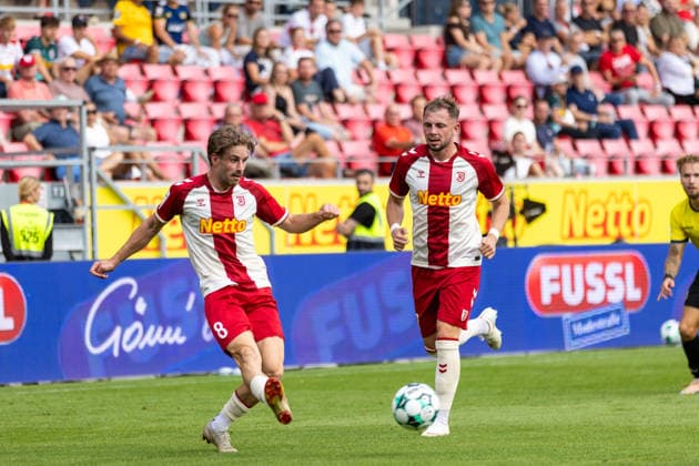 August 16, 2026, Soccer, GER, Season, 3rd Division, 2026–2027 Season, Matchday 2, SSV Jahn Regensburg vs. 1. FC Saarbrücken, David Philipp (SSV Jahn Regensburg) and Lucas Hermes (SSV Jahn Regensburg). DFL regulations prohibit any use of photographs as image sequences and or quasi-video.