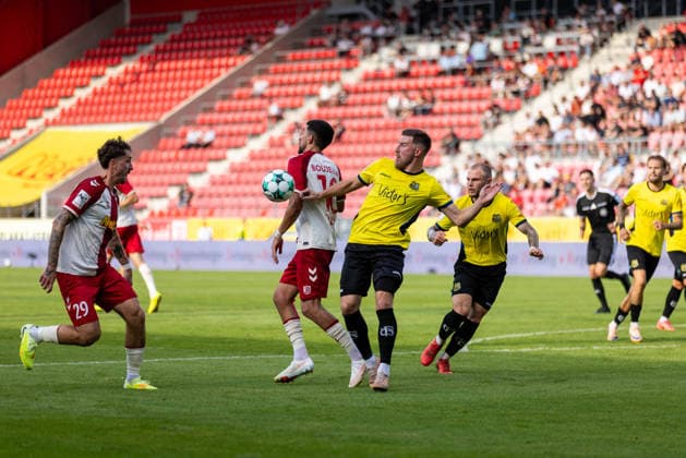 August 16, 2026, Soccer, GER, Season, 3rd Division, 2026–2027 Season, Matchday 2, SSV Jahn Regensburg vs. 1. FC Saarbrücken, Nassim Boujellab (SSV Jahn Regensburg) vs. Christian Kühlwetter (Saarbrücken). DFL regulations prohibit any use of photographs as image sequences and or quasi-video.