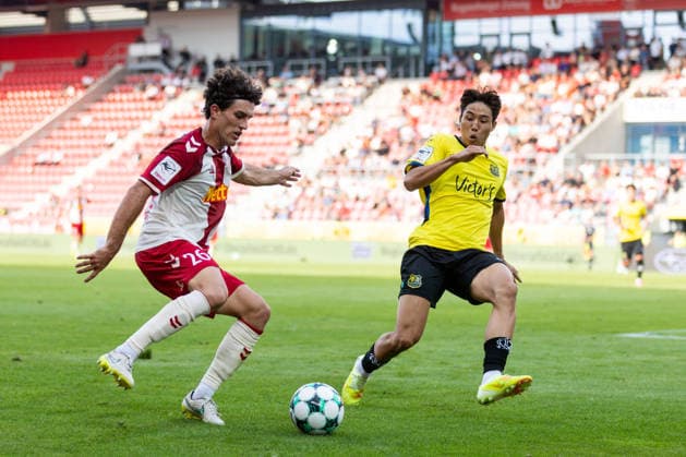 August 16, 2026, Soccer, GER, Season, 3rd Division, 2026–2027 Season, Matchday 2, SSV Jahn Regensburg vs. 1. FC Saarbrücken, Benedikt Bauer (SSV Jahn Regensburg) vs. Seungjoon Lee (Saarbrücken). DFL regulations prohibit any use of photographs as image sequences and or quasi-video.