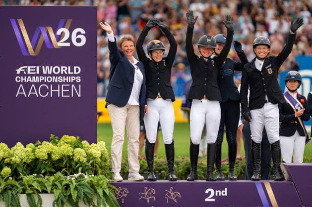 The German team wins silver: Michael Jung, Malin Hansen Hotopp, Julia Krajewski, and Libussa Luebbeke FEI World Championships Aachen 2026, Eventing Jumping, August 16, 2026 FEI World Championships Aachen 2026, Eventing Jumping, August 16, 2026 Aachen Copyright: xEibner-Pressefoto J.xDerondeaux EP_JDU
