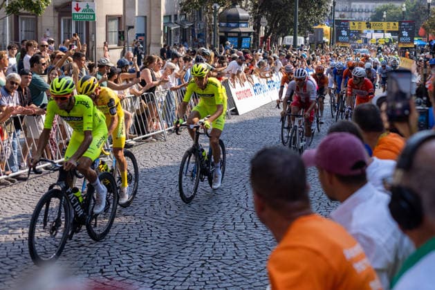 August 16, 2026, Porto, Porto, Portugal: Mondim de Basto, August 16 - Riders seen in town of Porto during the 10th stage from Maia to Porto of the Volta a Portugal 2026 on August 16, 2026 in Porto, Portugal Porto Portugal - ZUMAl192 20260816_zsp_l192_003 Copyright: xMiguelxLemosx