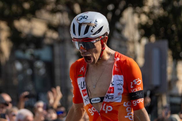August 16, 2026, Porto, Porto, Portugal: Mondim de Basto, August 16 - Rui Oliveira of Portugal and UAE Team Emirates XRG celebrates the stage win during the 10th stage from Maia to Porto of the Volta a Portugal 2026 on August 16, 2026 in Porto, Portugal Porto Portugal - ZUMAl192 20260816_zsp_l192_006 Copyright: xMiguelxLemosx