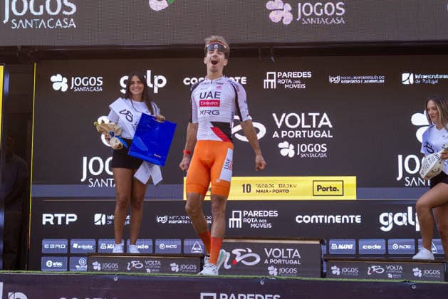 August 16, 2026, Porto, Porto, Portugal: Mondim de Basto, August 16 - Rui Oliveira of Portugal and UAE Team Emirates XRG seen celebrating the win during the 10th stage from Maia to Porto of the Volta a Portugal 2026 on August 16, 2026 in Porto, Portugal Porto Portugal - ZUMAl192 20260816_zsp_l192_008 Copyright: xMiguelxLemosx