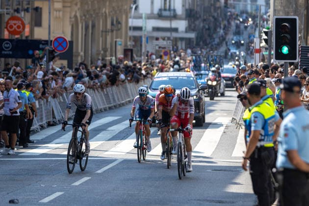 August 16, 2026, Porto, Porto, Portugal: Mondim de Basto, August 16 - Cyclist enter on the city of Porto during the 10th stage from Maia to Porto of the Volta a Portugal 2026 on August 16, 2026 in Porto, Portugal Porto Portugal - ZUMAl192 20260816_zsp_l192_014 Copyright: xMiguelxLemosx