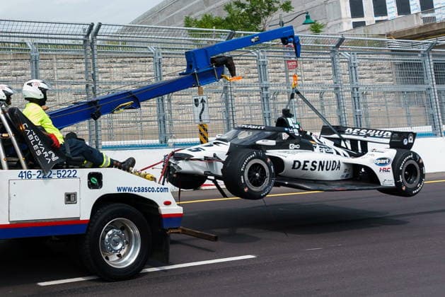August 16, 2026, Markham, On, Canada: The car of Louis Foster, of England, is carried away after crashing during the 2026 Honda Indy in Markham, Ont. on Sunday, Aug. 16, 2026. Canada News - August 16, 2026 - ZUMAc35_ 20260816_zaf_c35_008 Copyright: xKeitoxNewmanx