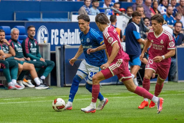 Soufiane El Faouzi, FC Schalke 04, 23, and Arda Güler, Real Madrid, 15, GER FC Schalke 04 vs. Real Madrid, Soccer Club Friendly Matches 2026–27, Week 33, August 16, 2026, GER FC Schalke 04 vs. Real Madrid, Soccer Club Friendly Matches 2026–27, Week 33, August 16, 2026, Gelsenkirchen Copyright: xEibner-Pressefoto FabianxFriesex EP_FFE