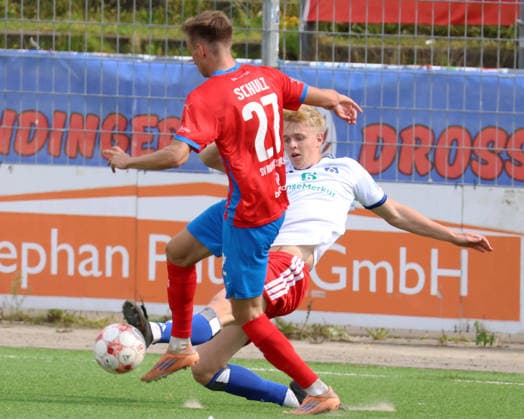 Regionalliga Nord 2026–2027 Season: Hamburger SV II vs. SV Drochtersen-Assel at Hoheluft Stadium; Ole Schulz (SV Drochtersen-Assel), Simon Kristiansen (HSV II)