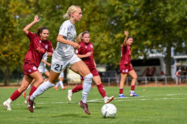 August 16, 2026, Soccer, 2026–2027 DFB Women s Cup Playoffs, Fortuna Cologne vs. SG 99 Andernach; Isabel Pfeiffer (No. 21, Andernach) launches another attack