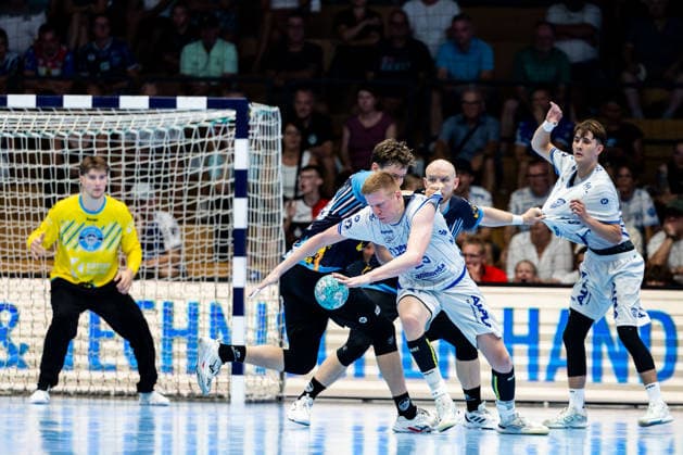 August 16, 2026, GER, Handball, Men, Season 26–27, Wartburg Cup presented by Koetter Security, ThSV Eisenach vs. TBV Lemgo Lippe, Niels Gerardus Versteijnen (TVB Lemgo Lippe), Tillman Leu (ThSV Eisenach), 99 99817 Eisenach, Werner Assmann, Halle am Sportpark, Thuringia, Germany
