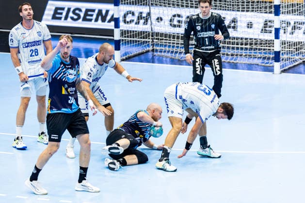 August 16, 2026, GER, Handball, Men, Season 26–27, Wartburg Cup presented by Koetter Security, ThSV Eisenach vs. TVB Lemgo Lippe, Peter Walz (ThSV Eisenach), 14; Tim Suton (TVB Lemgo Lippe), 99817 Eisenach, Werner Assmann, Halle am Sportpark, Thuringia, Germany