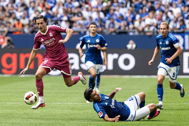 Friendly Match: FC Schalke 04 vs. Real Madrid, August 16, 2026; Mertcan Ayhan (FC Schalke 04, 43), Alvaro Carreras (Real Madrid, 18); Friendly Match: FC Schalke 04 vs. Real Madrid, Veltins Arena, Gelsenkirchen, August 16, 2026 Copyright: xBEAUTIFULxSPORTS Buriakovx