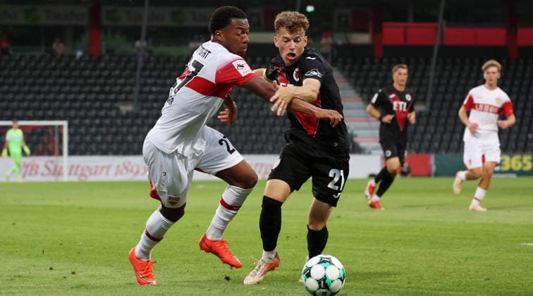August 16, 2026, Germany, Aspach Soccer: VfB Stuttgart II vs. FC Viktoria Köln; from left: Jarzinho Ataide Malanga (VfB), Lucas Mika Wolf (Köln)