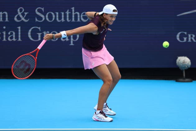 August 16, 2026, Mason, Oh, USA: Cincinnati Open Tennis 2026 - Emiliana Arango hits a ball against Iga Swiatek. 2026 08 16. ZUMAPress Mason USA - ZUMAn24_ 20260816_zaf_n24_054 Copyright: xWallyxNellx